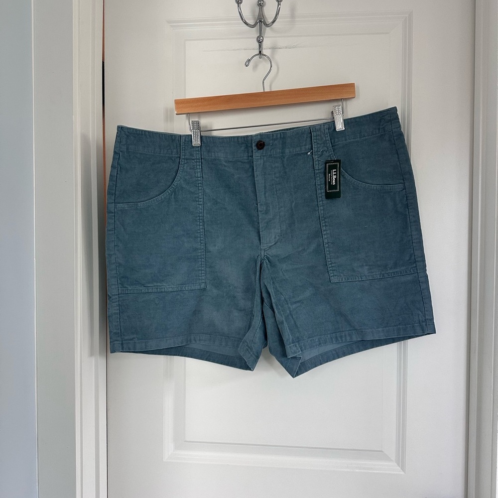 NWT L.L. Bean Men’s Dusty Blue Corduroy Patch-Pocket Shorts